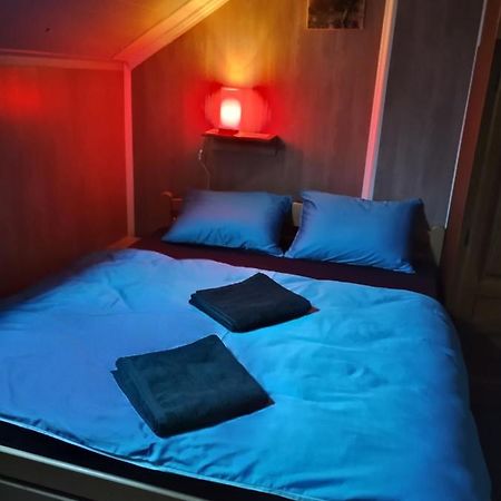 Hostel Suzzzy Novska Bagian luar foto
