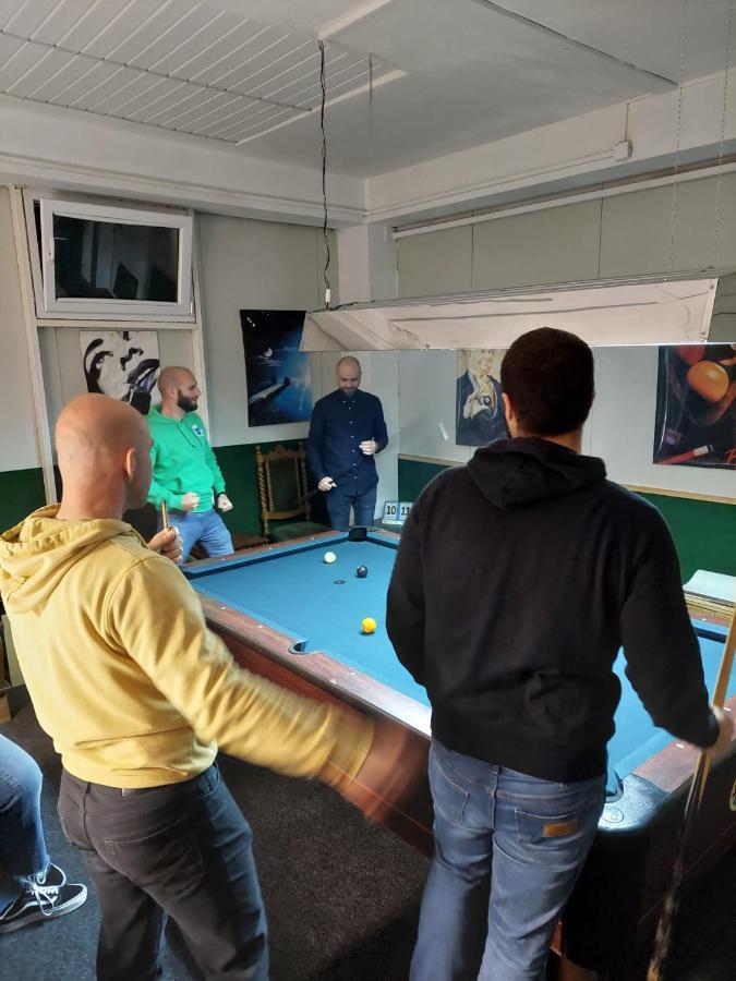 Hostel Suzzzy Novska Bagian luar foto