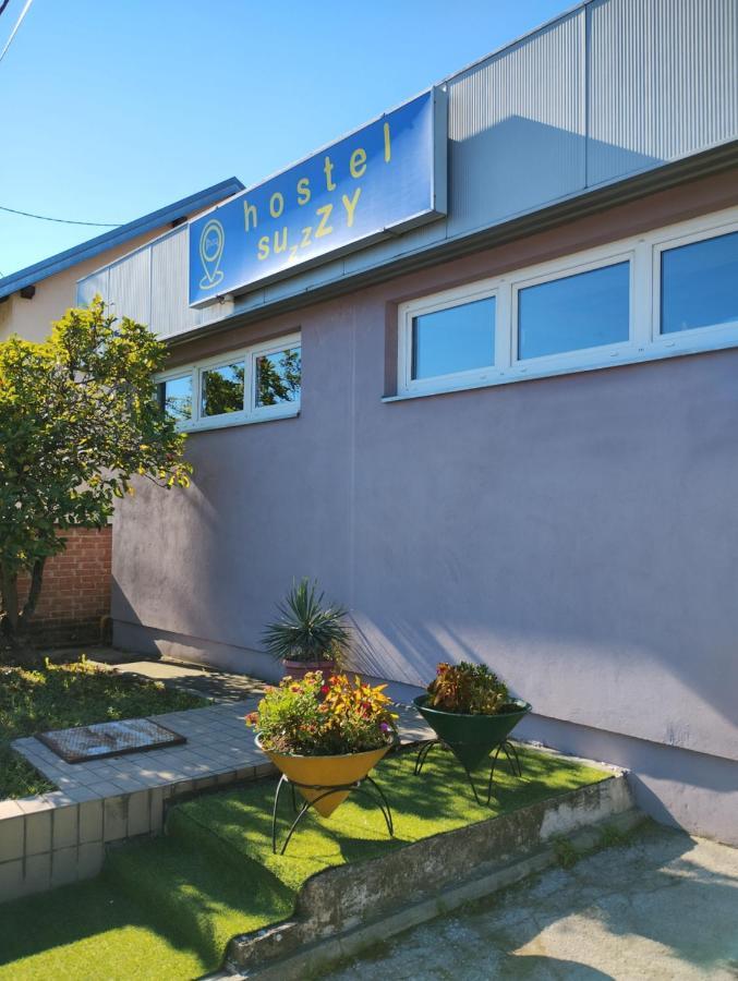 Hostel Suzzzy Novska Bagian luar foto
