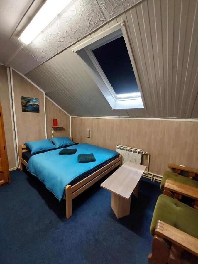 Hostel Suzzzy Novska Bagian luar foto