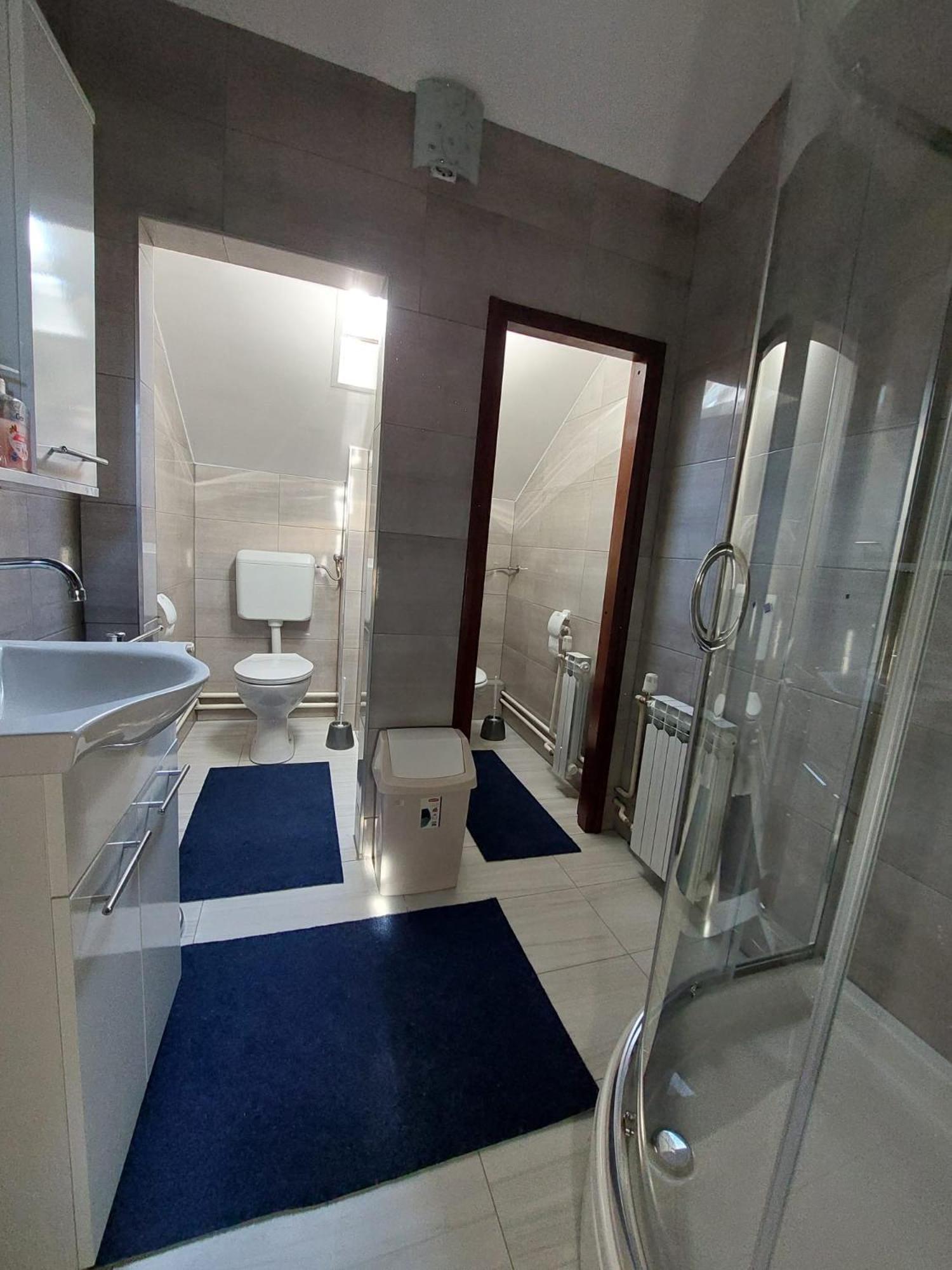 Hostel Suzzzy Novska Bagian luar foto