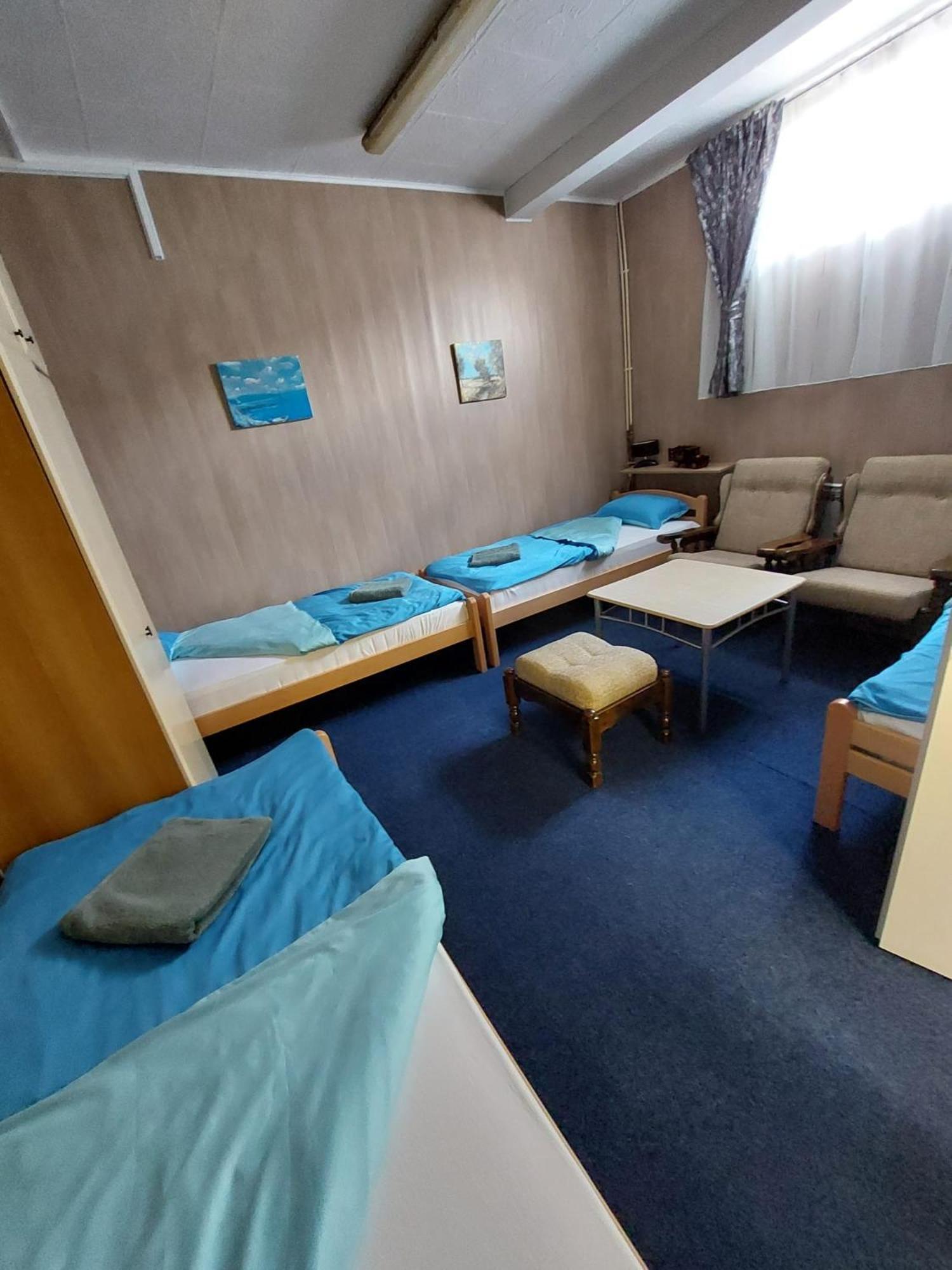 Hostel Suzzzy Novska Bagian luar foto