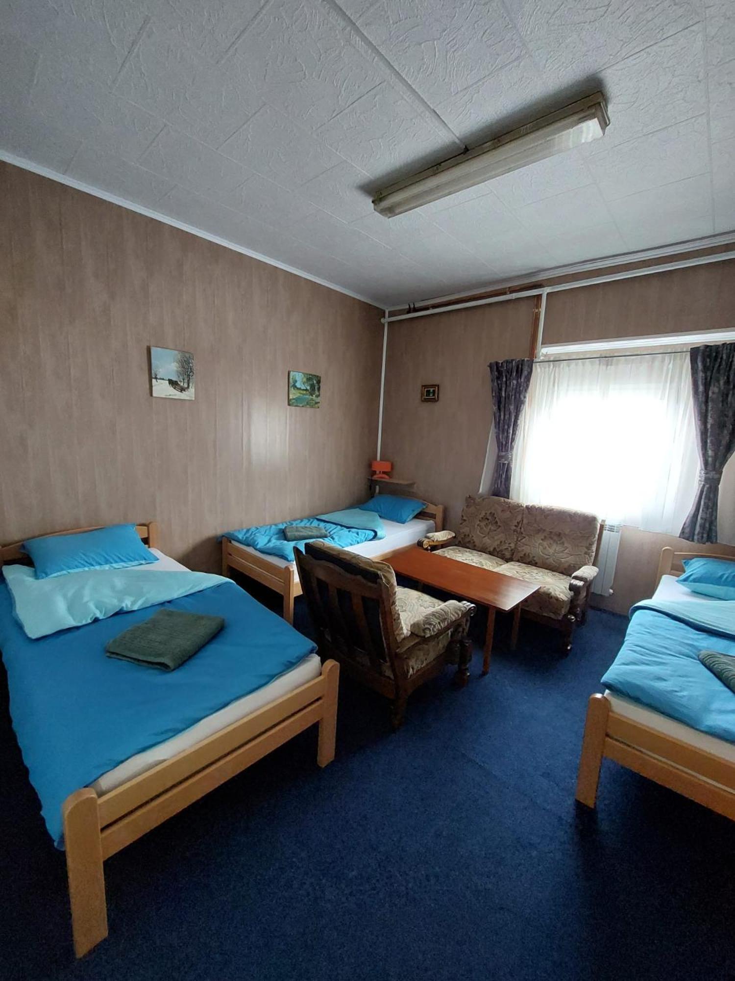 Hostel Suzzzy Novska Bagian luar foto
